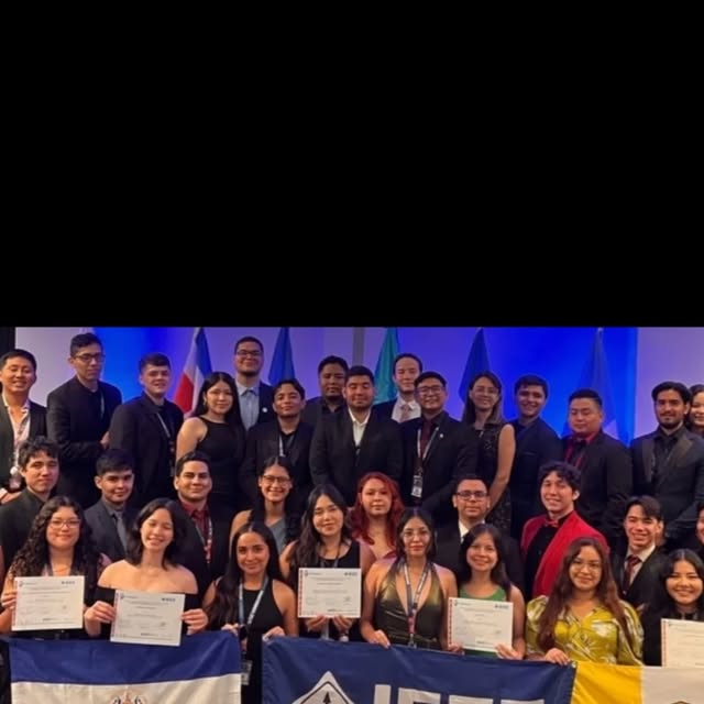 Premio Rama Sobresaliente otorgado a la Rama Estudiantil IEEE UDB